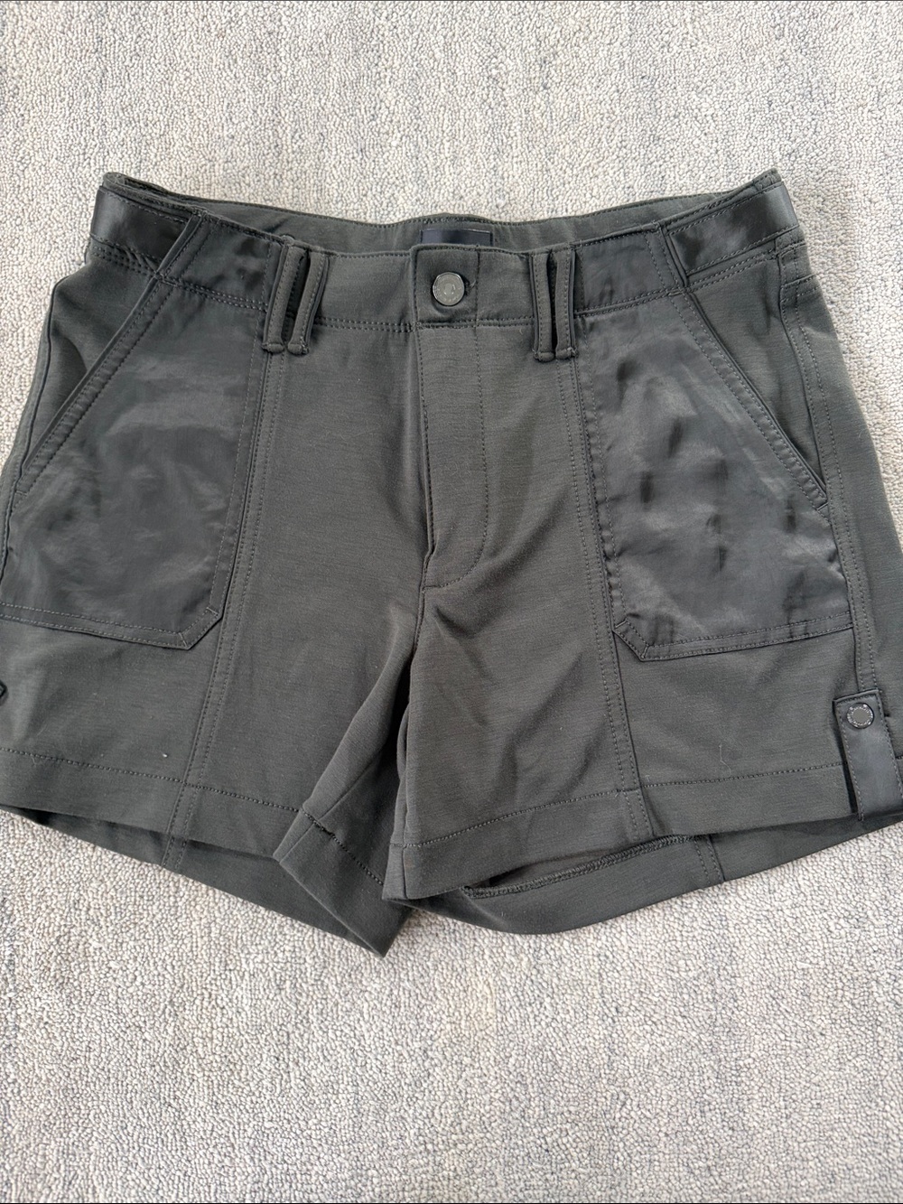 White House Black Market Army Green Stretch Utility Shorts super soft sz 8